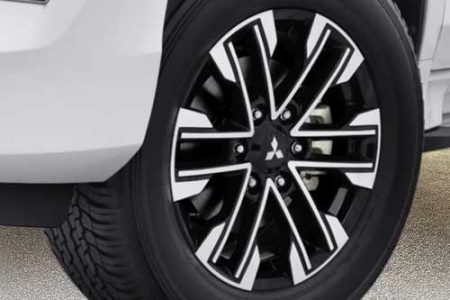 Mitsubishi-Pajero-Sport-4